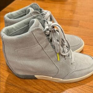 Sorrel Out N About Gray wedge sneakers in gray suede leather